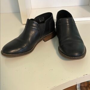 Clarks Black  Shoes - ultimate comfort. Size 7. Euc
